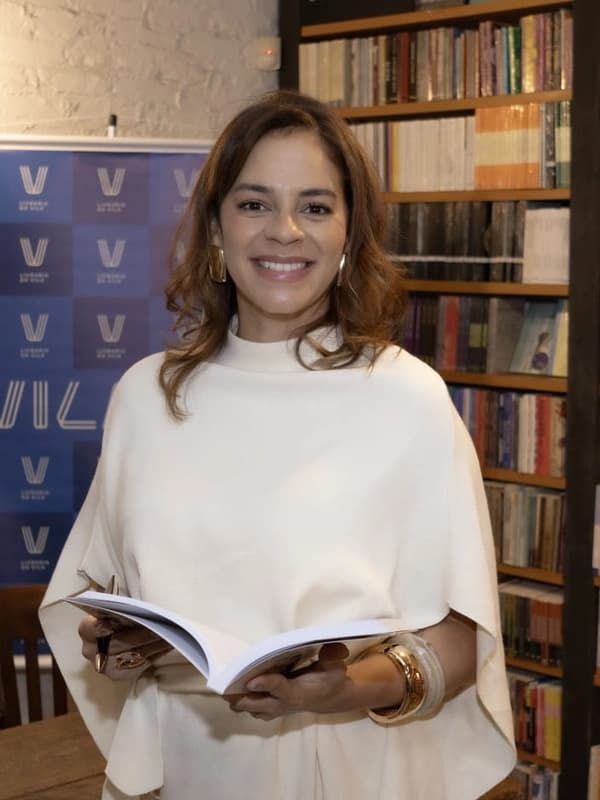 Dra. Cláudia Trajano